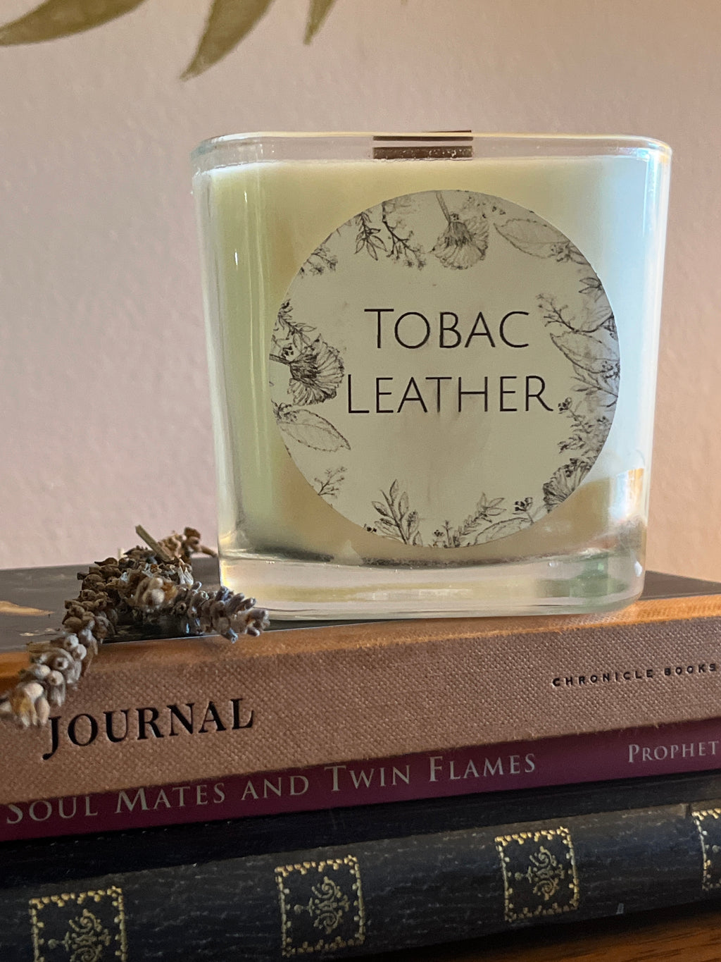 Tobac Leather Candle